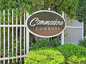 Building Photo - 39 Commodore Commons Ct