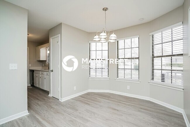 Building Photo - 600 Arbor Ct
