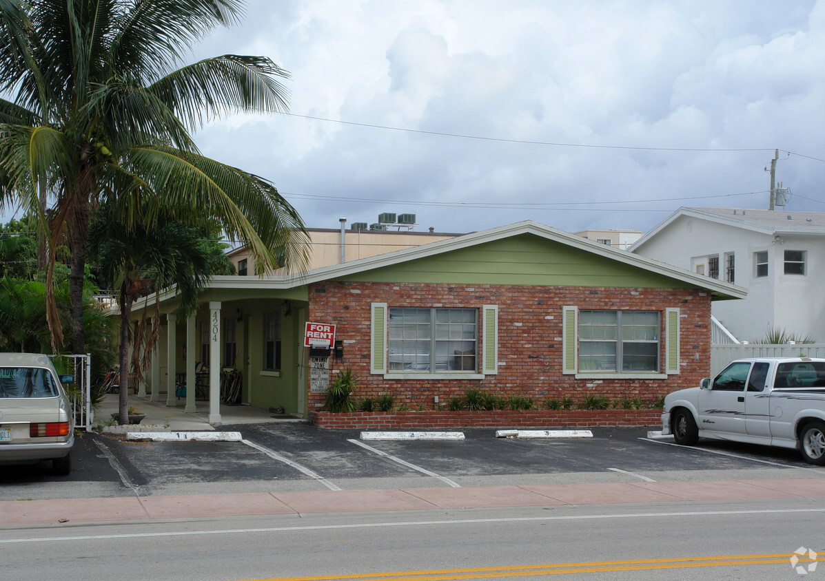 Primary Photo - 4204 Ocean Dr