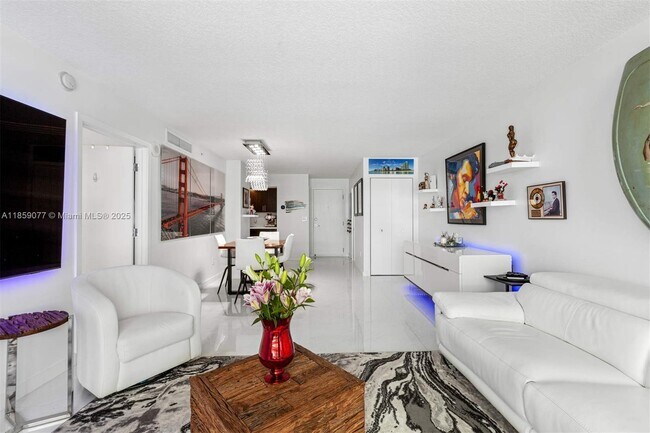 Foto del edificio - 6917 Collins Ave