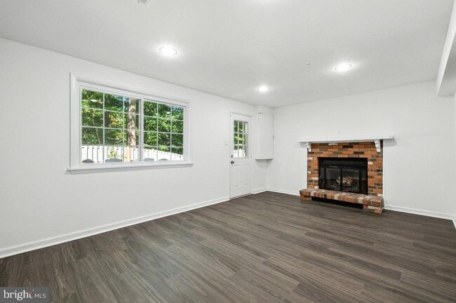 Foto del edificio - 8015 Steeple Chase Ct