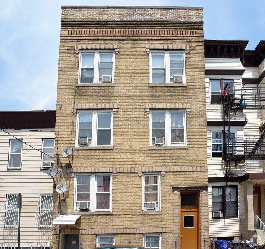 Building Photo - 512 40th St