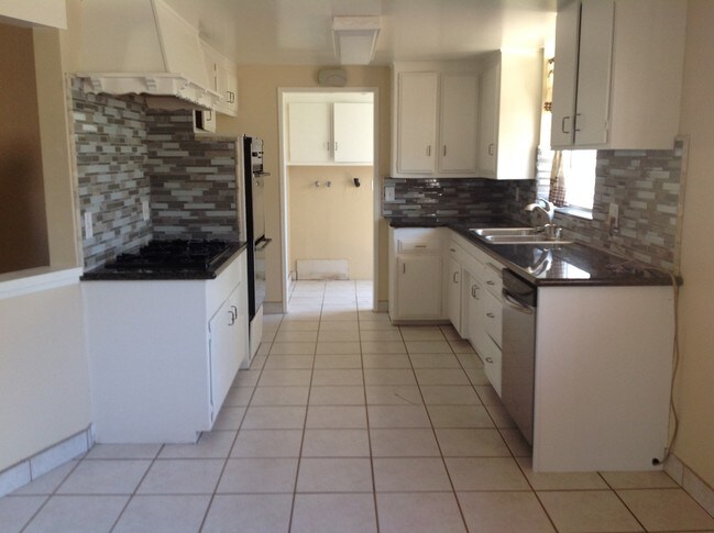 Cocina - 16061 Placid Dr