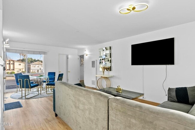 Photo - 2463 Federal Ave Apartment