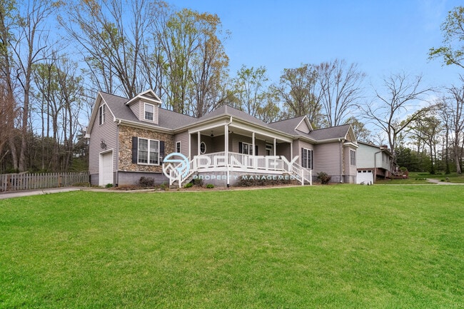 Building Photo - 5485 Styers Ferry Rd