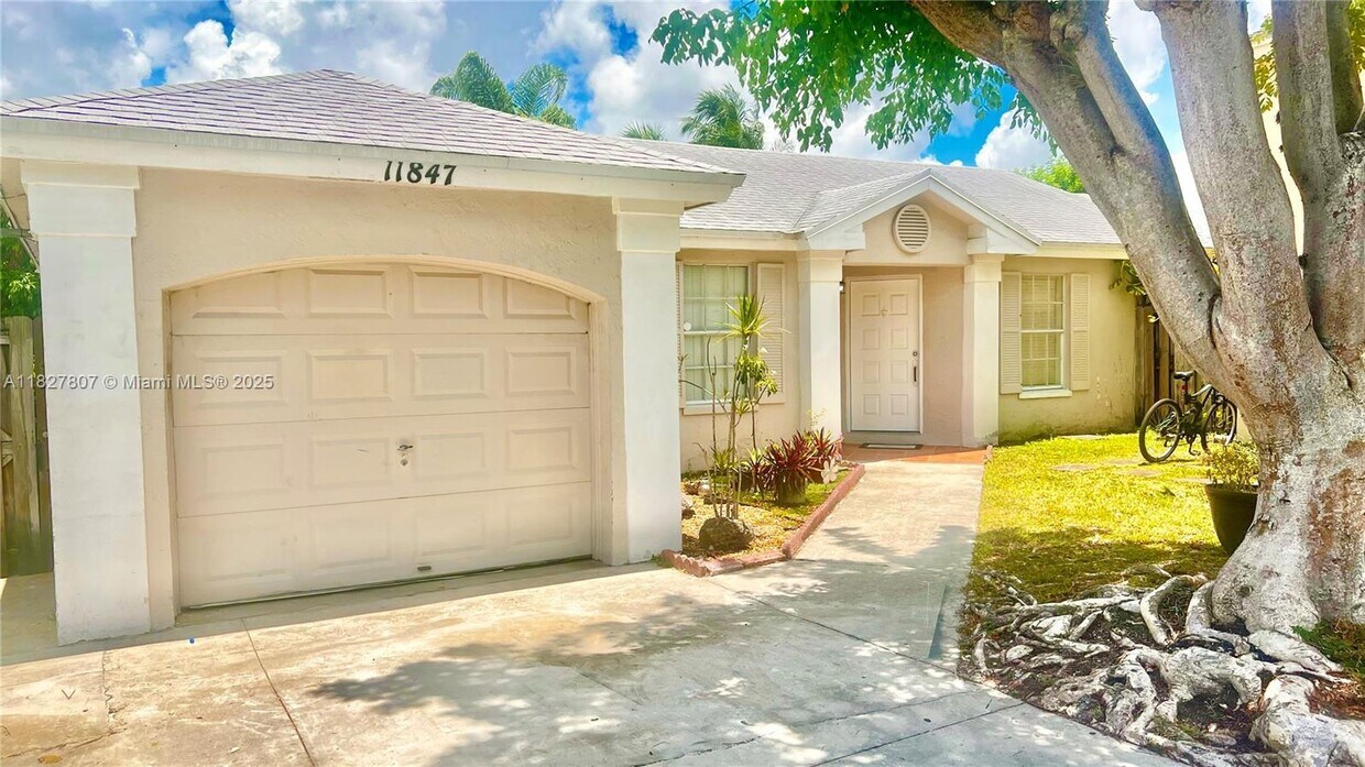 Foto principal - 11847 SW 102nd St