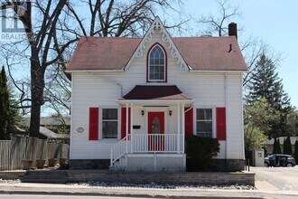 Building Photo - 571 Kingston Rd W