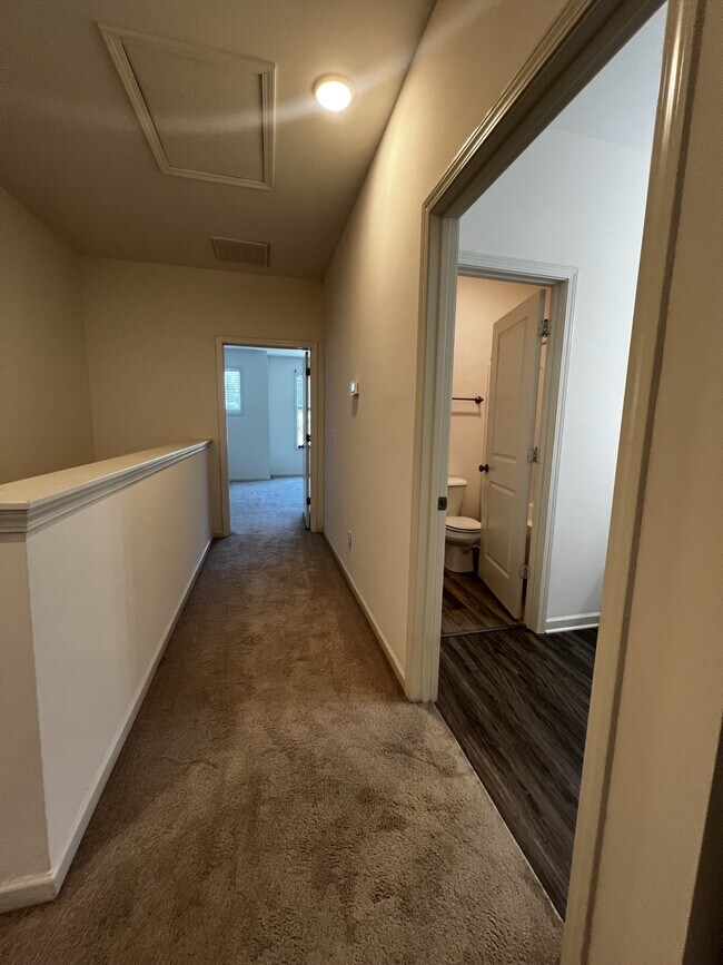 Foto del edificio - 57 Dresser Ln