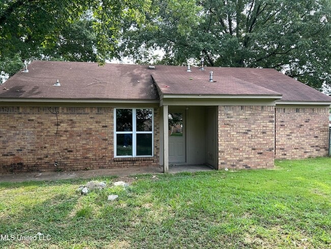 Building Photo - 6225 Sandhurst Rd