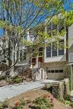 Building Photo - 1294 Fernwood Cir NE