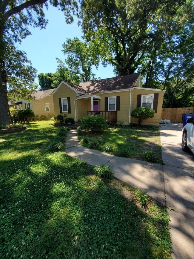Photo - 959 Winward Rd. House