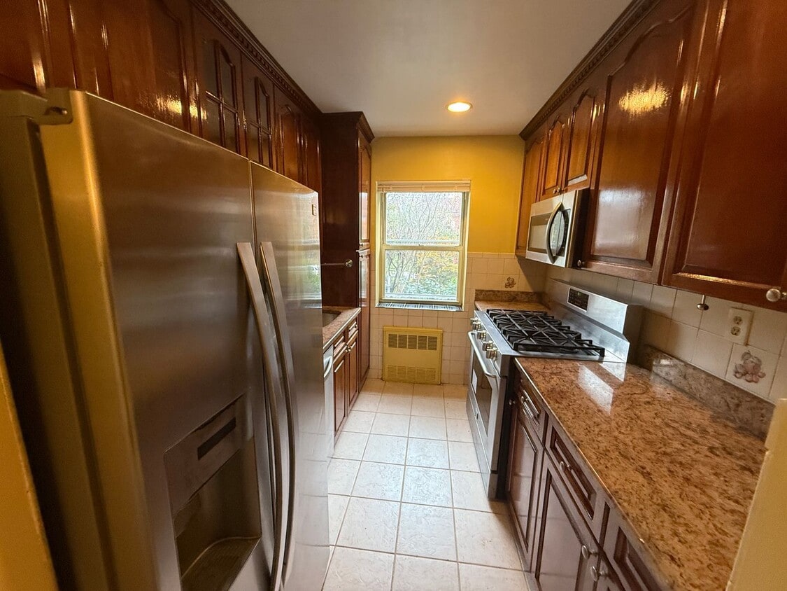 Foto principal - 63-11 110th St