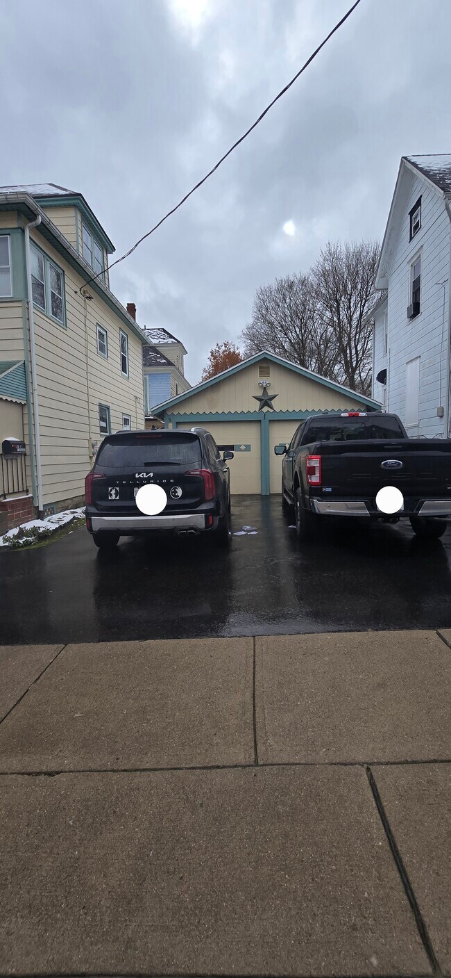 Foto del edificio - 161 Thayer St