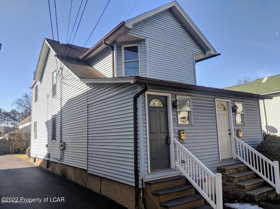 95 Church St, Kingston, PA 18704 Room for Rent in Kingston, PA