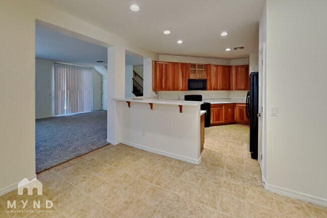 Building Photo - 7056 S GREENEYES Ln