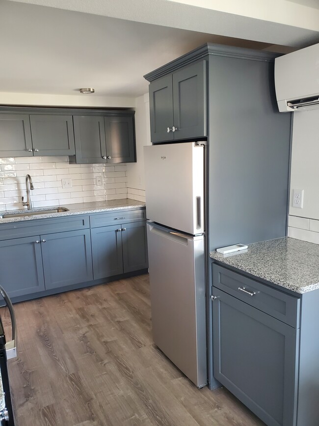 Brand New - 600 W University Way