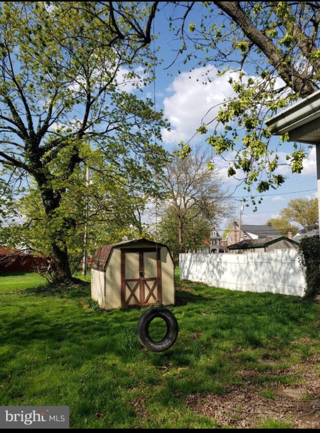Shade and yard - 563 Pennington Ave