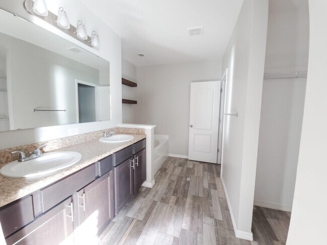 Foto del edificio - 185 SW Exmore Ave