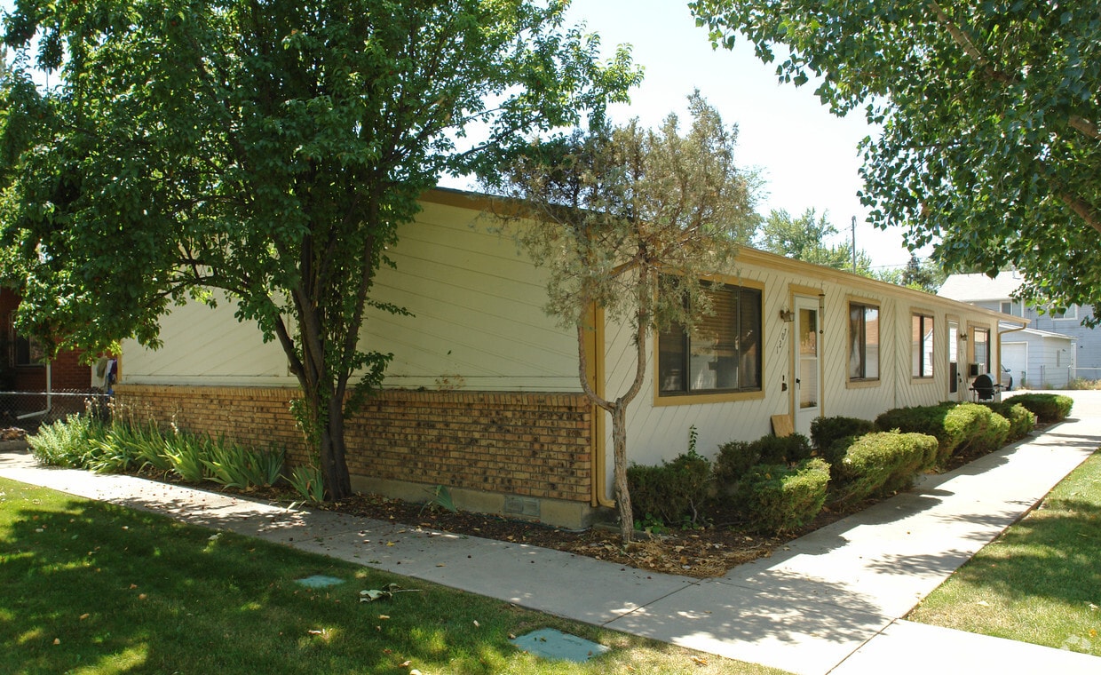 Building Photo - 1201 S Manitou Ave