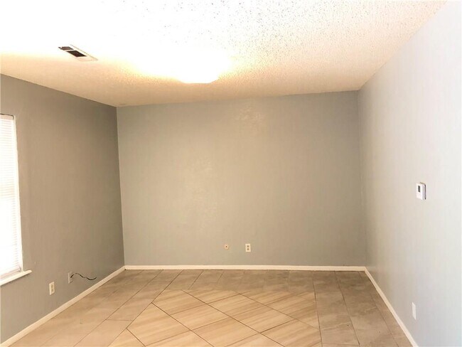 Building Photo - 510 1/2 Caudle Ave
