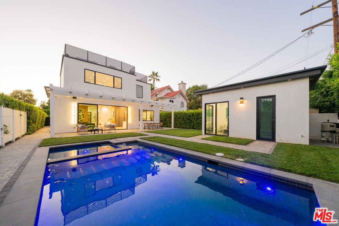 Foto principal - 4532 Calhoun Ave