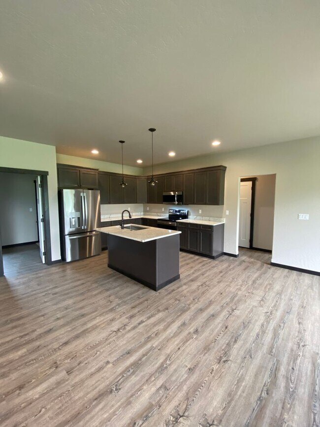 Building Photo - BLANCHARD GOLF COURSE HOME (APP#43)