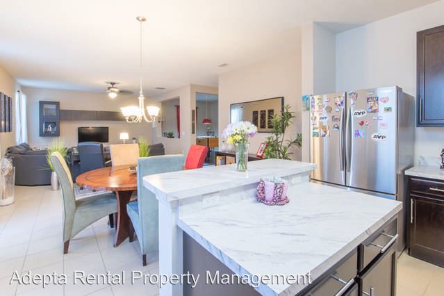 Foto del edificio - 4705 Ruby Red Ln