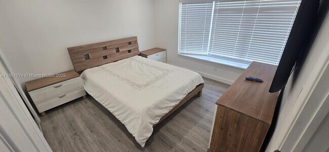 Foto del edificio - 5310-5323 SW 23rd Terrace