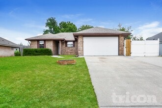 Building Photo - 2125 El Campo Ave