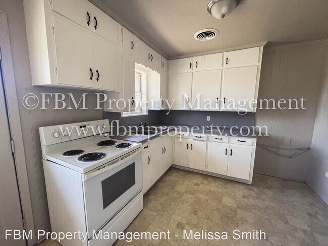 Building Photo - 2 br, 1 bath House - 1416 Mockingbird Ln
