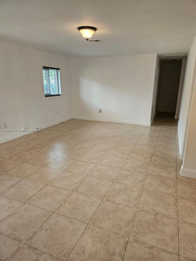 Building Photo - 3 bedroom in Miami Gardens FL 33054