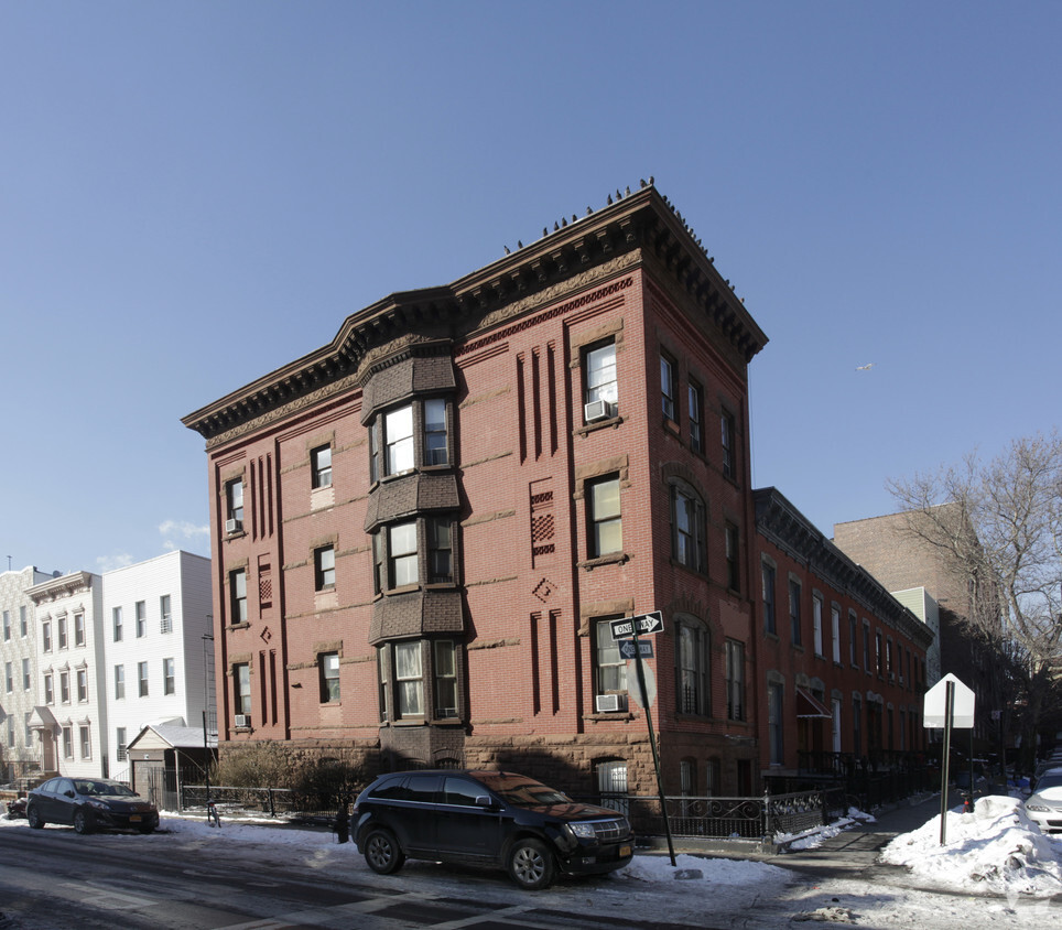 Primary Photo - 1091 Lorimer St