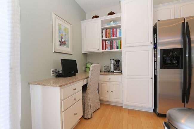 Kitchen Office/ Workspace - 15630 Cobblestone Lake Pky