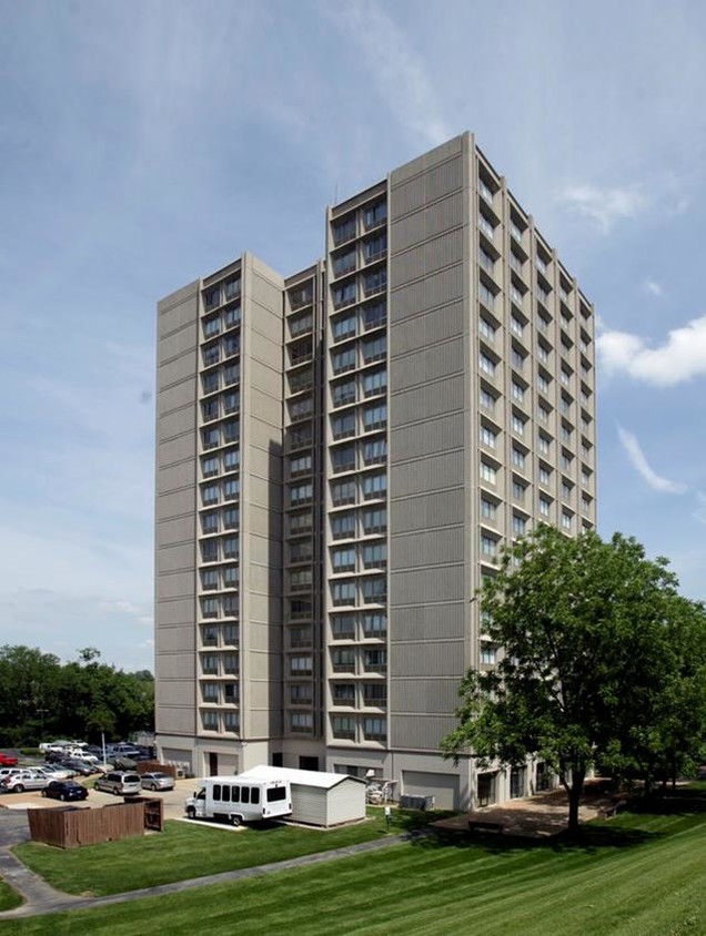 New Wellington Apartments - Apartments in Florissant, MO | Apartments.com