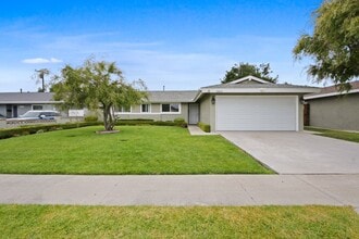 Building Photo - 5841 Santa Catalina Ave
