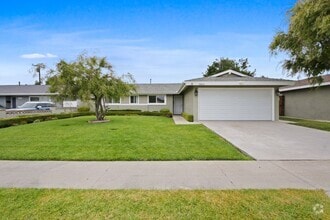 Building Photo - 5841 Santa Catalina Ave