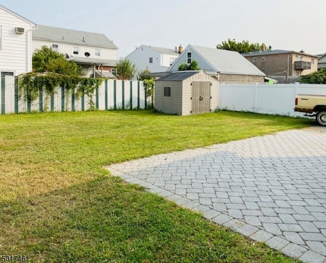 Building Photo - 164 Westervelt Pl