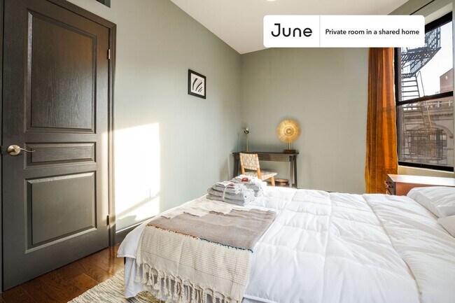 Building Photo - Room in Shared 4 bed/1 bath home