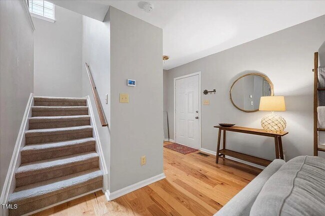 Building Photo - 3 Bedroom Home in Heart of Raleigh!
