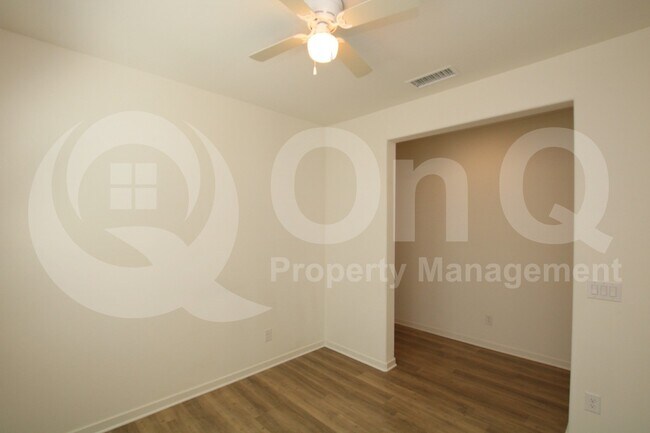 Building Photo - 35136 N Magnette Way