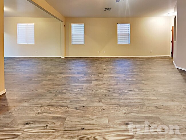 Foto del edificio - 7107 W St Catherine Ave