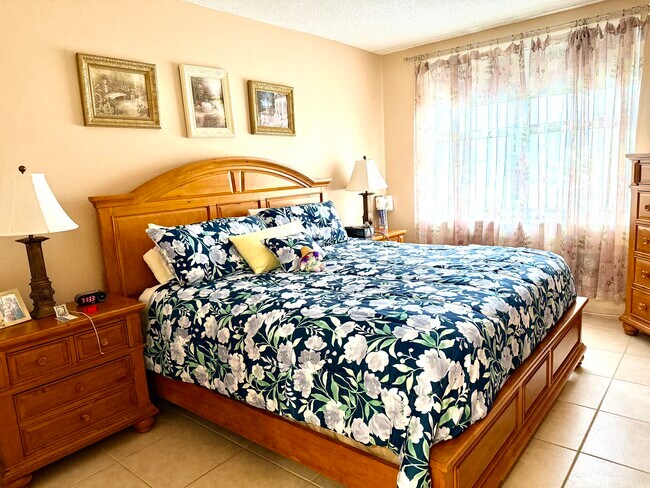 Dormitorio - 1950 S Ocean Dr