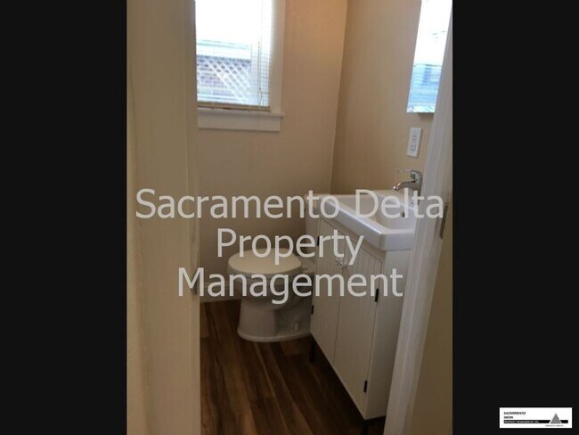 Foto del edificio - Cute and Cozy 1bed/1bath Cottage in Colonial Heights