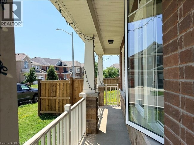 Building Photo - 40 Wannamaker Cres