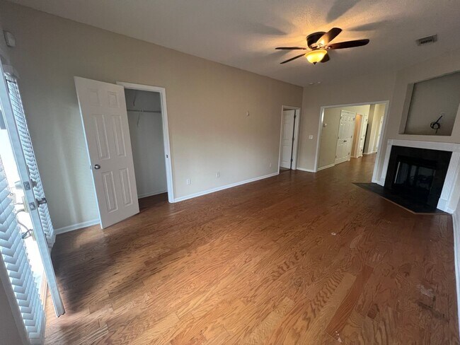 Building Photo - 6513 Covington Villas Dr