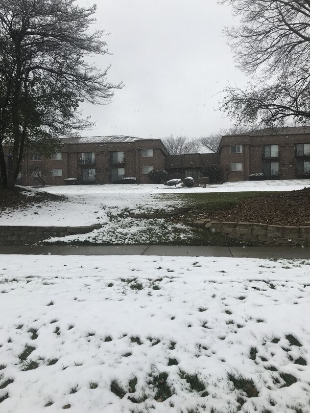 Foto del edificio - 400 N Mill Rd