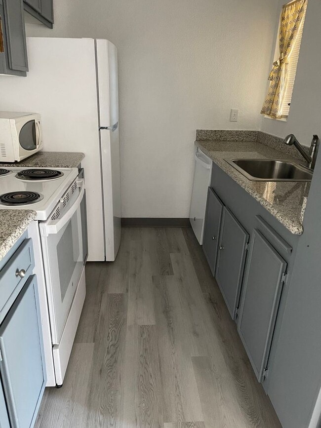 Building Photo - 1 br, 1 bath House - 423 Gregory St #72