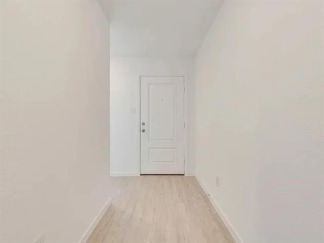 Building Photo - 1409 Merlin Blf St