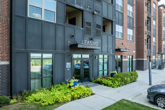 Building Photo - Residences at Decker