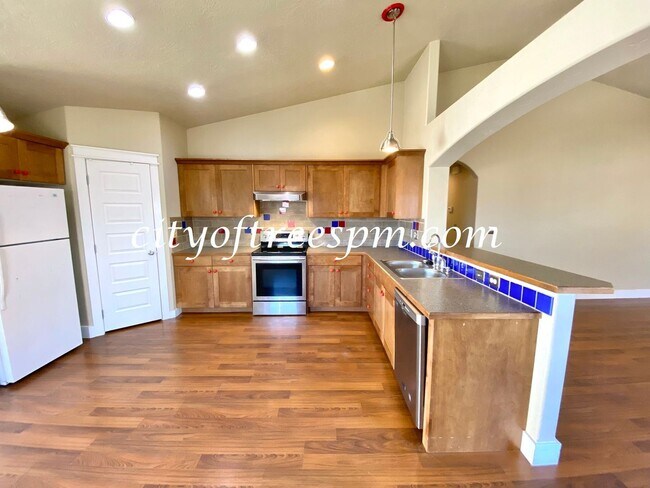 Foto del edificio - 3 br, 2 bath House - 794 W Sandbox St